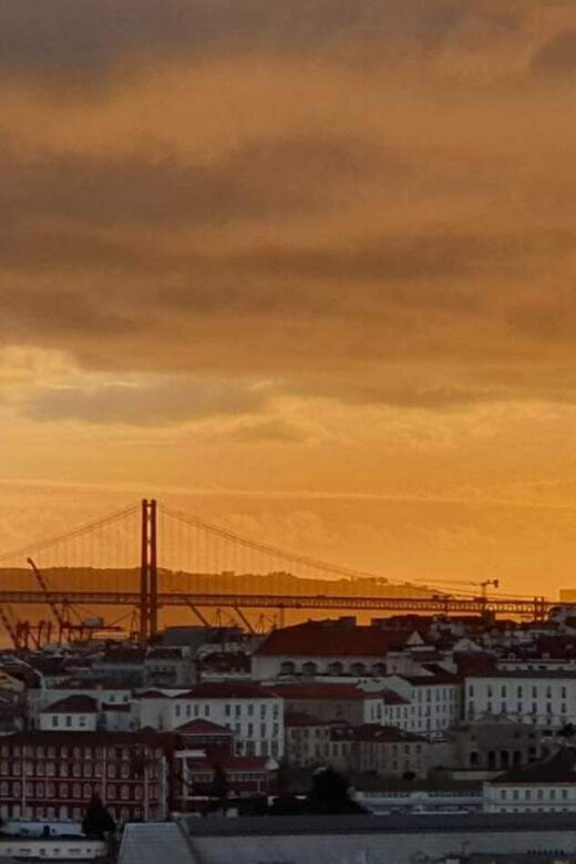 Lisbon: Private Highlights Tuk-Tuk Tour with Tapas and Wine - A Deeper Dive into the Experience