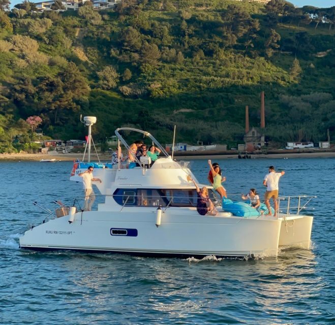 Lisbon: Private Luxury Catamaran Tour with Welcome Drink - Details and Practicalities
