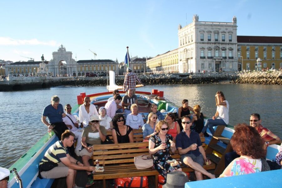 Lisbon: River Tagus Sightseeing Cruise in Traditional Vessel - Authentic Vessel and Scenic Value