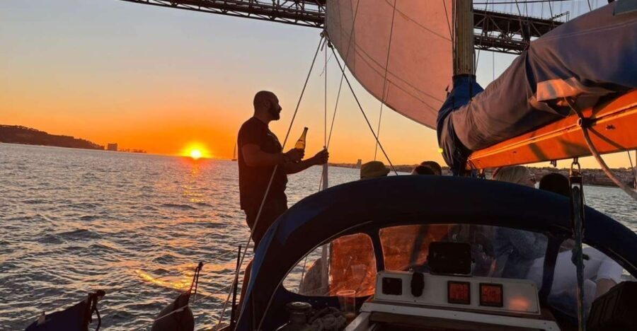 Lisbon: Sailboat Sunset Tour with a Drink - The Onboard Experience: Drinks, Snacks, and Atmosphere