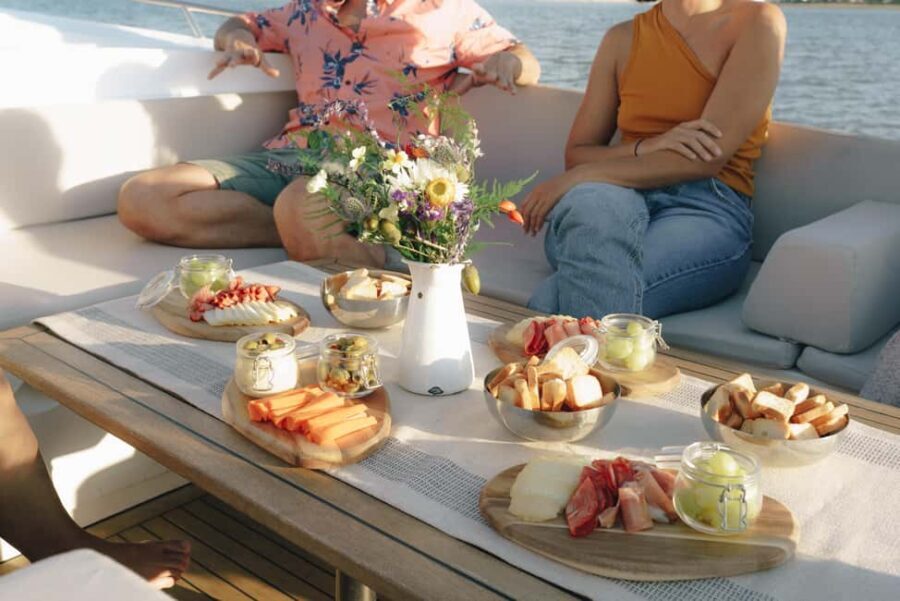 Lisbon Sunset Boat Tour with local Snacks & Drinks - Why This Tour Works