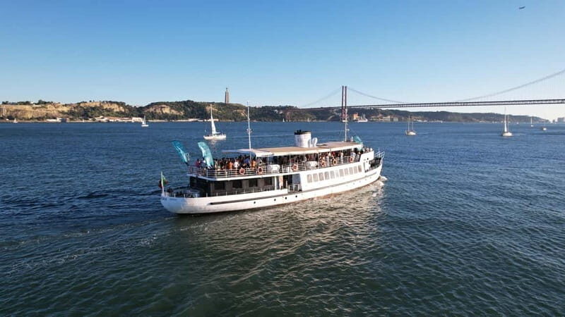 Lisbon: Sunset Boat Tour with Music and Drinks - Authentic Insights from Past Guests
