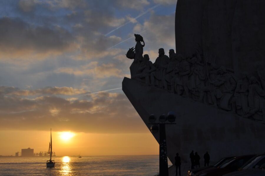 Lisbon: Sunset Cruise on The Tagus River with Welcome Drink - Why This Tour Stands Out