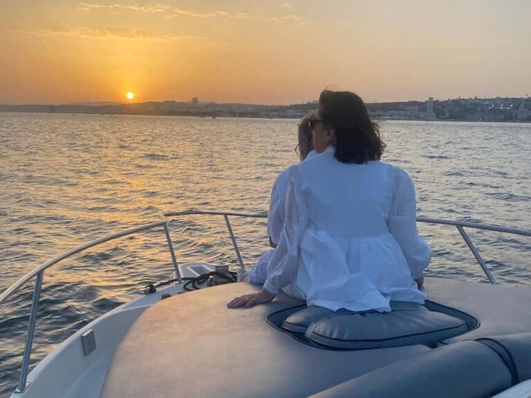 Lisbon: Sunset Tour on a Cozy Boat - A Deep Dive into the Experience