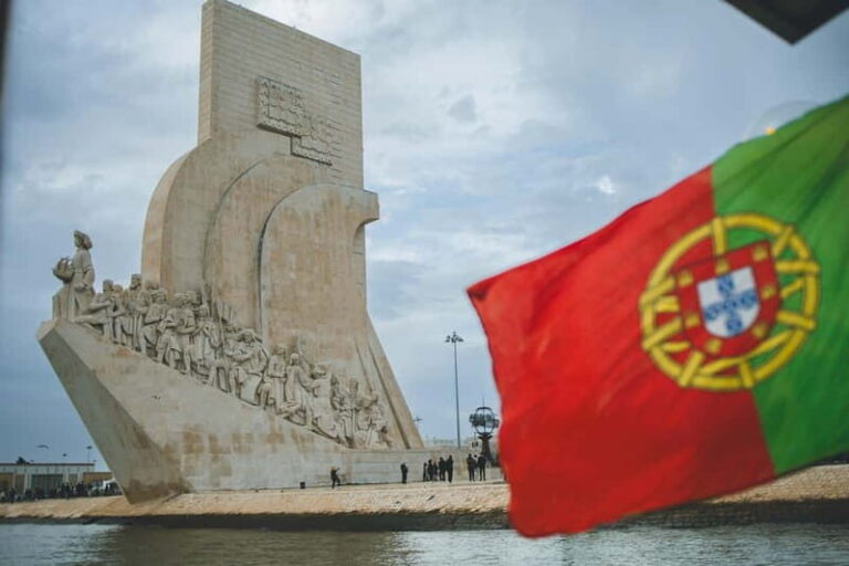 Lisbon: Tagus River Sailboat Tour with Sparkling Wine - The Itinerary: What to Expect from the Cruise