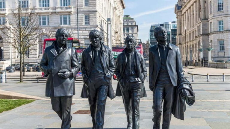 Liverpool: Custom Highlights & Hidden Gems Tour with a Local - A Closer Look at the Liverpool Custom Tour