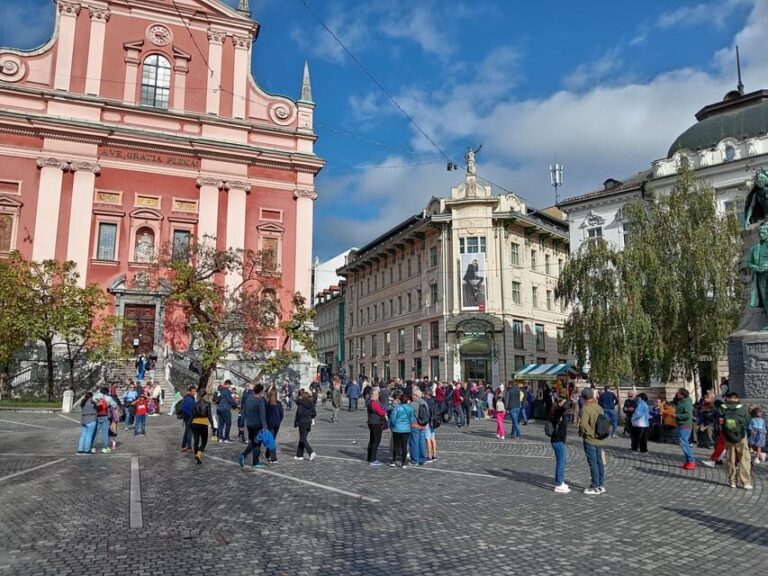 Ljubljana: City Center Walking Tour History Experience - Why This Tour Works Well for Travelers