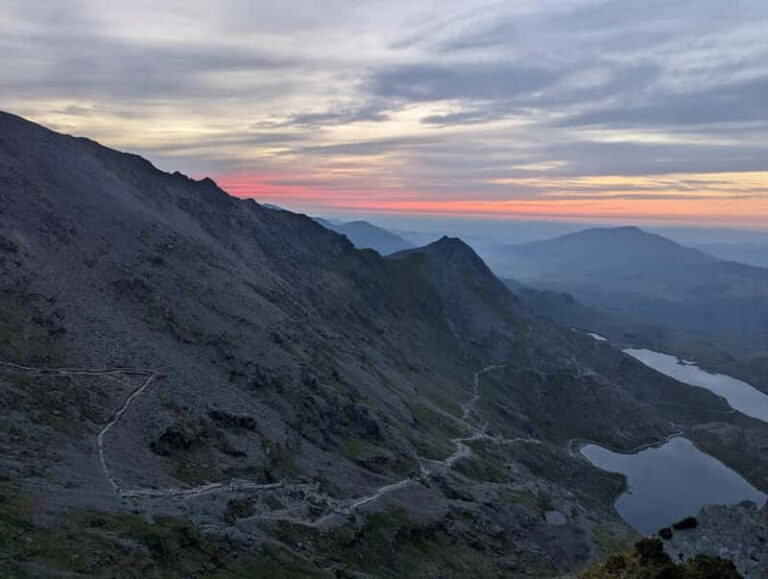 Llanberis: Snowdon/Yr Wyddfa Mountain Hike at Sunrise - What Makes This Tour Stand Out?
