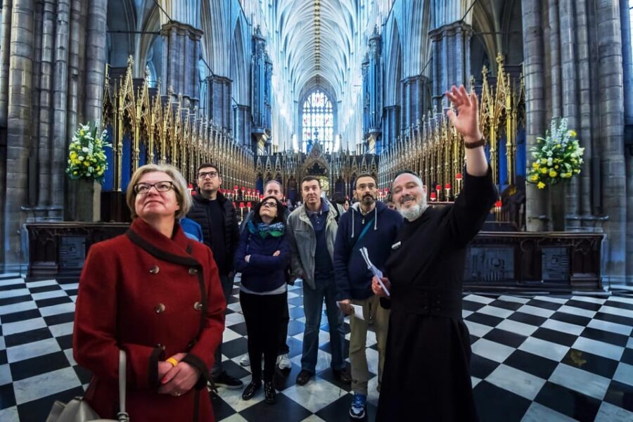 London: Buckingham, Big Ben & Westminster Abbey Tour - The Value of Guided Tours in London