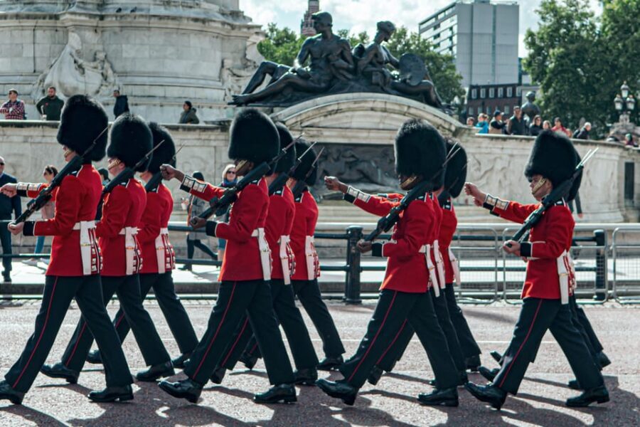 London: Buckingham Palace and Changing of the Guards Tour - Who Is This Tour Best For?