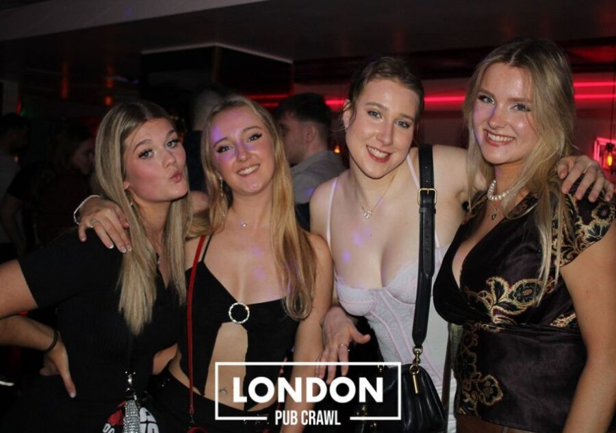 London: Central London Pub Crawl with Drink Deals - Authentic Experiences & Real Feedback