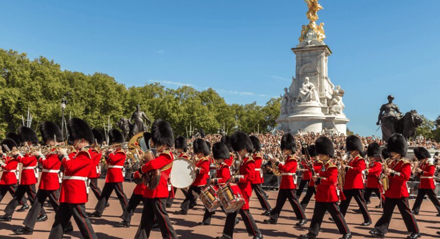 London: Changing of the Guard & Royal London Walking Tour - Why the Viewpoints Matter