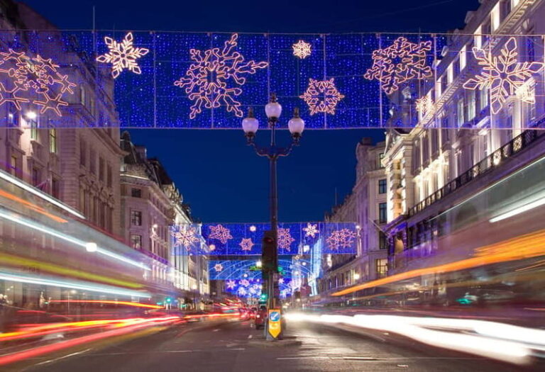 London Christmas Lights Tour by Vintage Bus Open Top - The Experience: A Detailed Look at the Tour