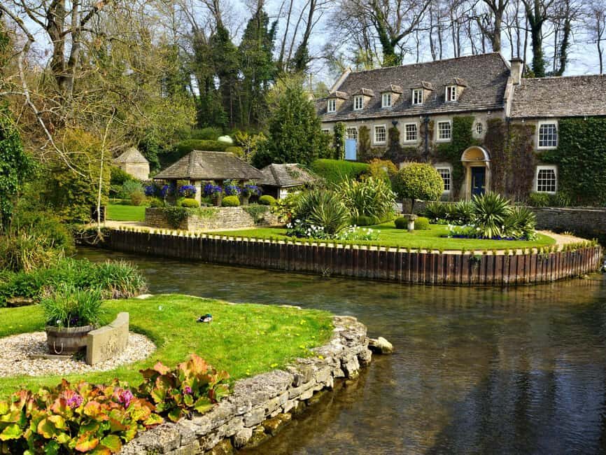 London: Cotswolds Small Group Day Trip with Broadway Tower - What Makes This Tour Stand Out?