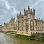 London Highlights Group Tour on Spanish - The Value of Guided Insight