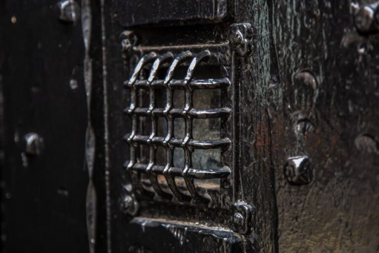 London: Jack The Ripper and Sherlock Holmes Bus Tour - FAQ