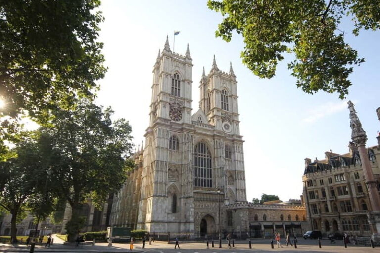 London: Private Full Day Tour with Driver Guide - Why Choose a Private Guided Tour?