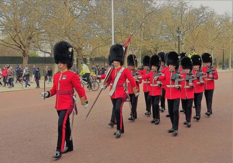 London: Private Highlights Taxi Tour - Hotel Pickup - The Journey: A Deep Dive into the Tour Experience