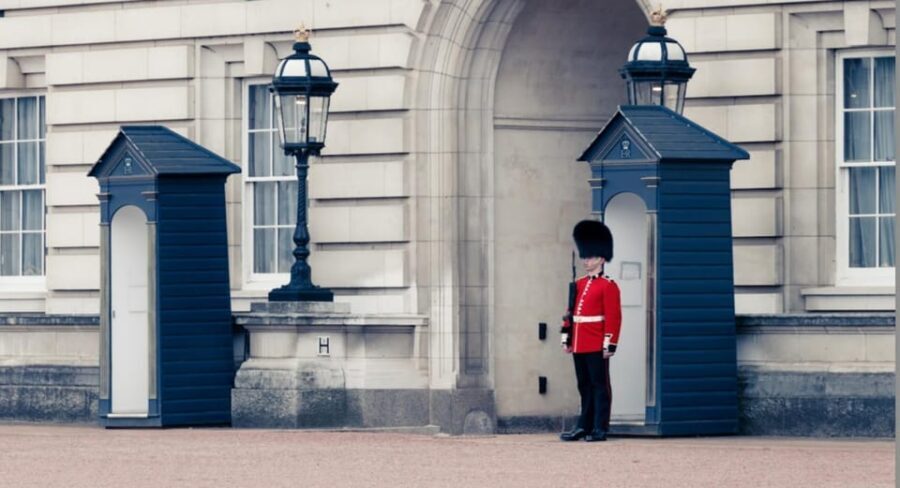 London: Private Royal Walking Tour with a Local Guide - Practical Details and Tips