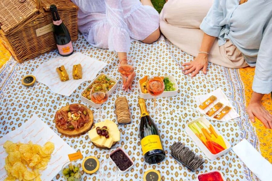 London: Royal Palaces and Picnics Experience - Who Should Consider This Tour?