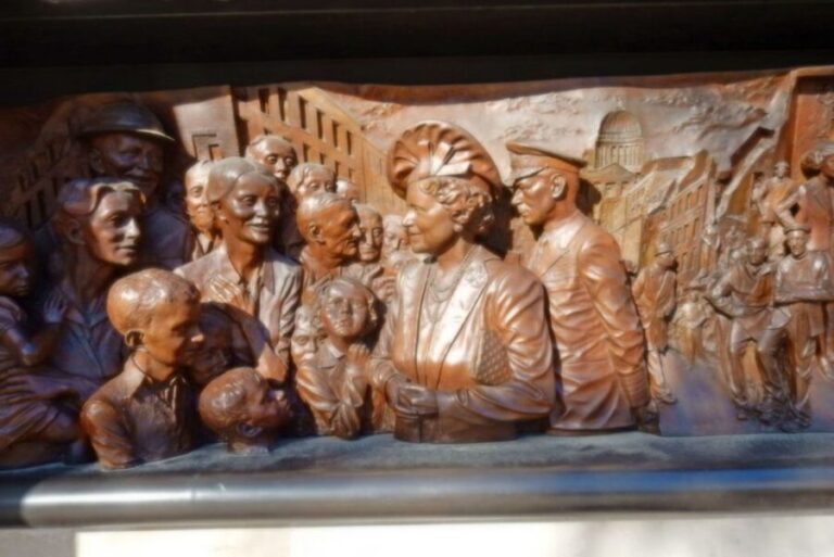 London: Smartphone Heritage Walks Trafalgar Square - The Sum Up: Who Will Love This Experience?