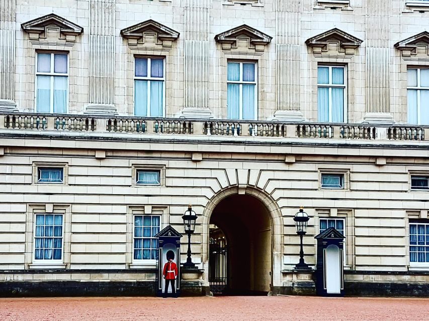 London: The Crown British Royalty Walking Tour - What’s Included and What’s Not