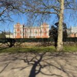 London: Top 50 Sights Walking Tour with Guide - Key Points