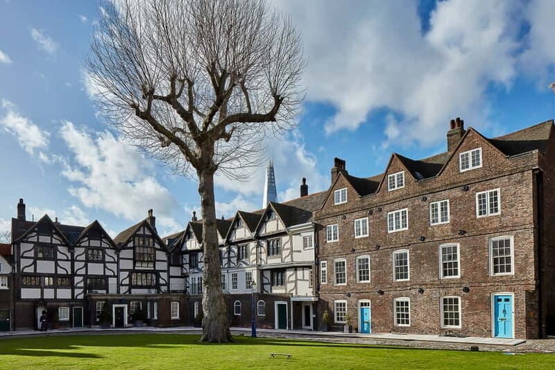 London: Tower of London and Crown Jewels Exhibition Ticket - The Crown Jewels: A Show-Stopping Collection