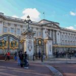 London: Tower of London, Thames Boat & Changing of the Guard - Scenic Thames River Cruise