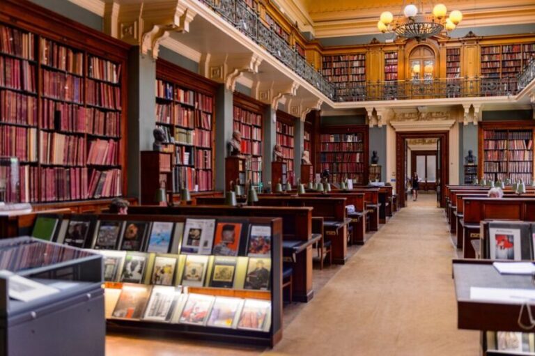 London: Victoria and Albert Museum Private Guided Tour - Who Should Consider This Tour?