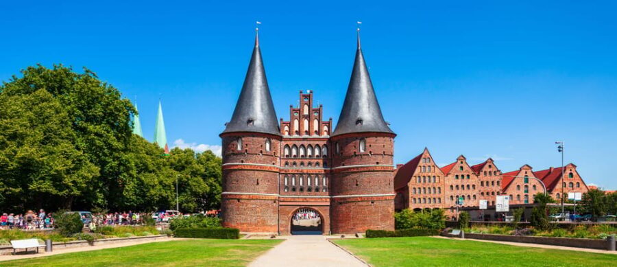 Lübeck: Express Walk with a Local - A Closer Look at the Experience