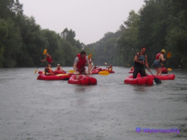 Lucca: Family-Friendly Kayaking Tour with Aperitif - What to Expect During the Tour
