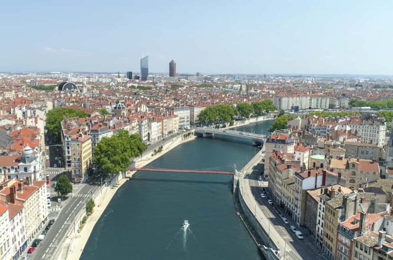 Lyon: from Confluence to Barbe Island by free license boat - What to Expect on the Tour