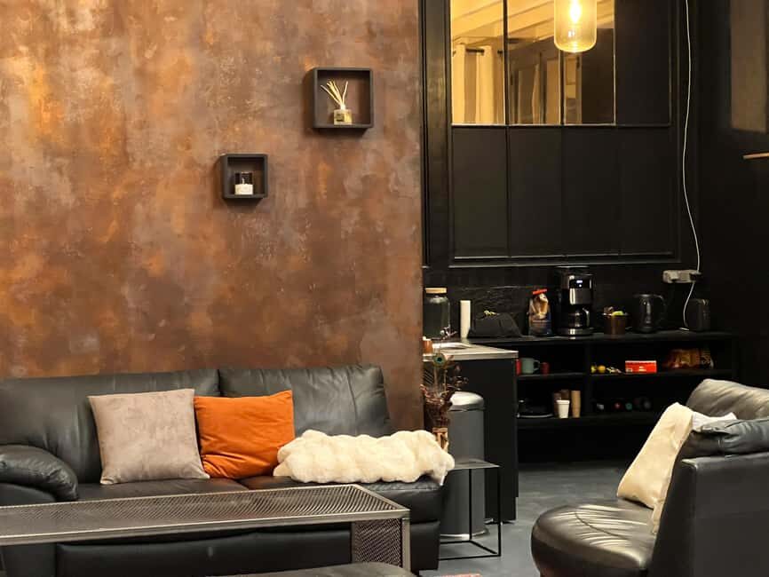 Lyon: Introduction to Pole Dancing in a Group - The Studio and Facilities