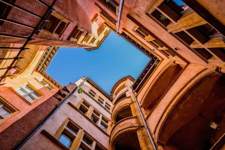 Lyon: Traboules Private Tour of the Secret Passages - Who Should Consider This Tour?