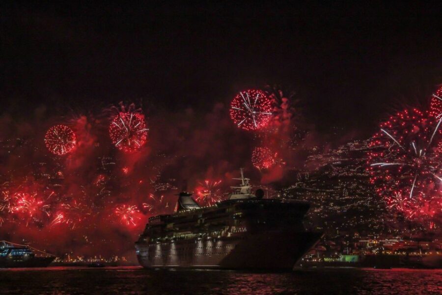 Madeira: New Year's Eve Fireworks by Catamaran - Highlights of the Cruise