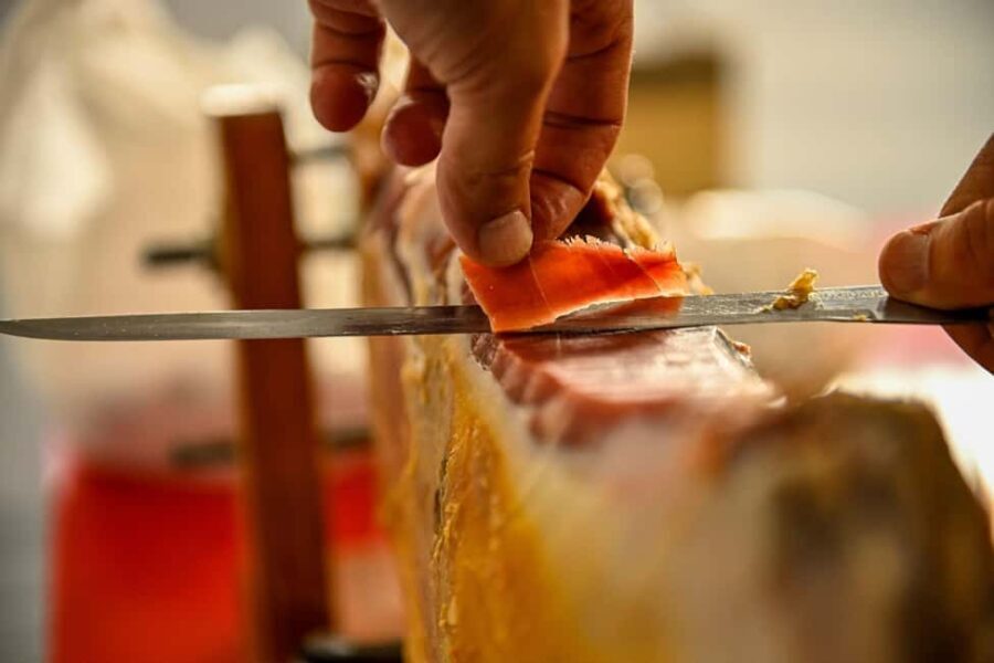 Madrid: 7-Course Tapas Cooking Class With Unlimited Wine - What to Expect — A Typical Session