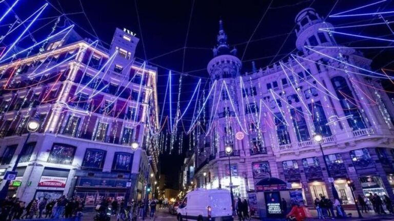 Madrid City Highlights Tuk-Tuk Tour w/pick up included! - FAQ