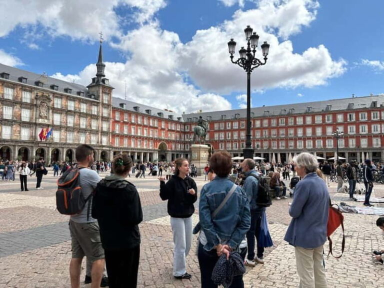 Madrid: Guided Walking Tour with Churros and Hot Chocolate - Breaking Down the Experience