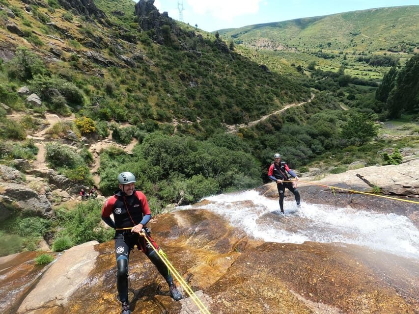 Madrid: Private Canyoning Adventure Tour with Transport - What Makes This Tour Stand Out?