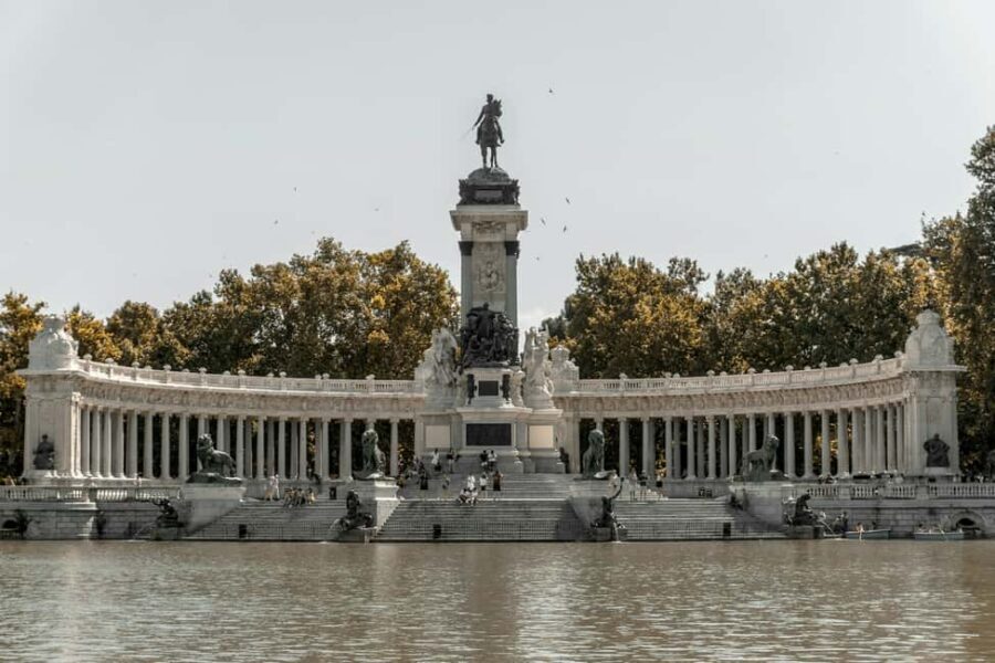 Madrid: Private Habsburgs Madrid Tour With Local Guide - Exploring Madrid’s Heart: A Detailed Look
