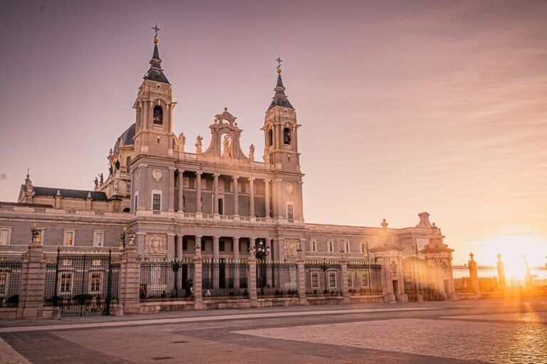 Madrid: Private Walking Tour & Photo Shoot - Who Is This Tour Best For?