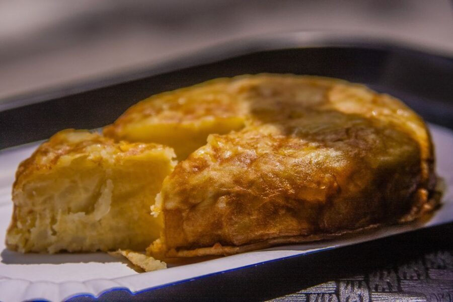 Madrid: Retiro Park Guided Tour and Tapas Tasting - Exploring Retiro Park with an Expert