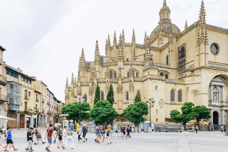 Madrid: Toledo & Segovia Guided Tour with Tickets and Lunch - Toledo: A Walk Through Time