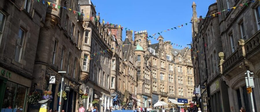 Magic and Legends in Edinburgh: walking tour in French - What’s Included and What’s Not