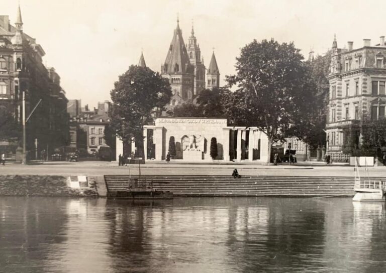 Mainz: Guided historical tour through the old town with Geo Epoche - Value for Money