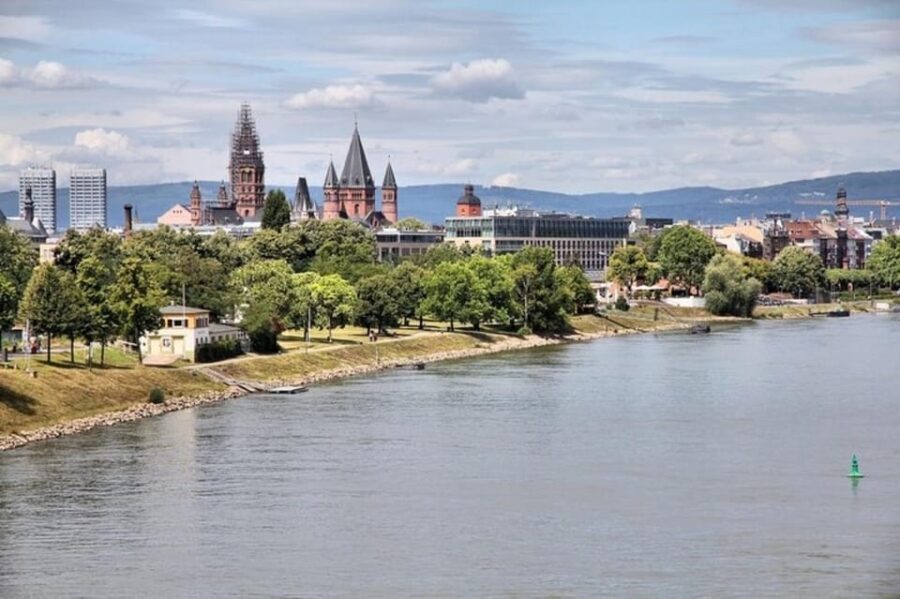 Mainz : Walking Custom Tour with a Local Guide - What to Expect During the Tour