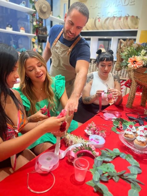 Make a traditional "tocado" sevillano - What is a Tocado Sevillano?