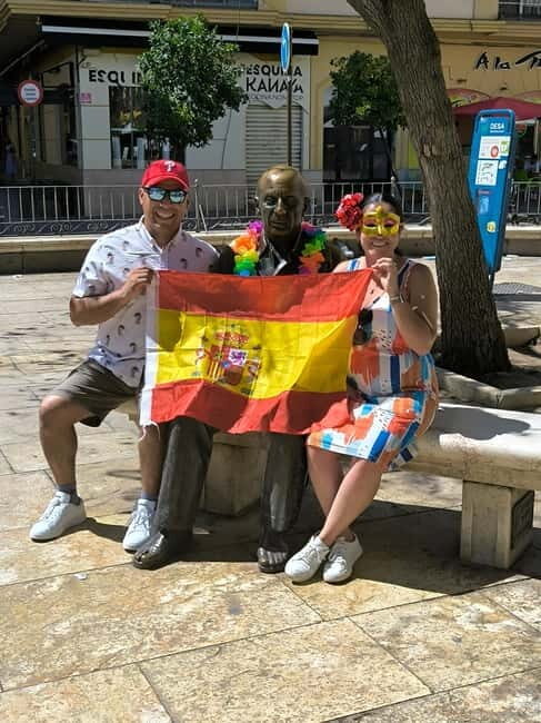 Málaga: City Highlights and Tapas Tasting Tour - Why This Tour Works