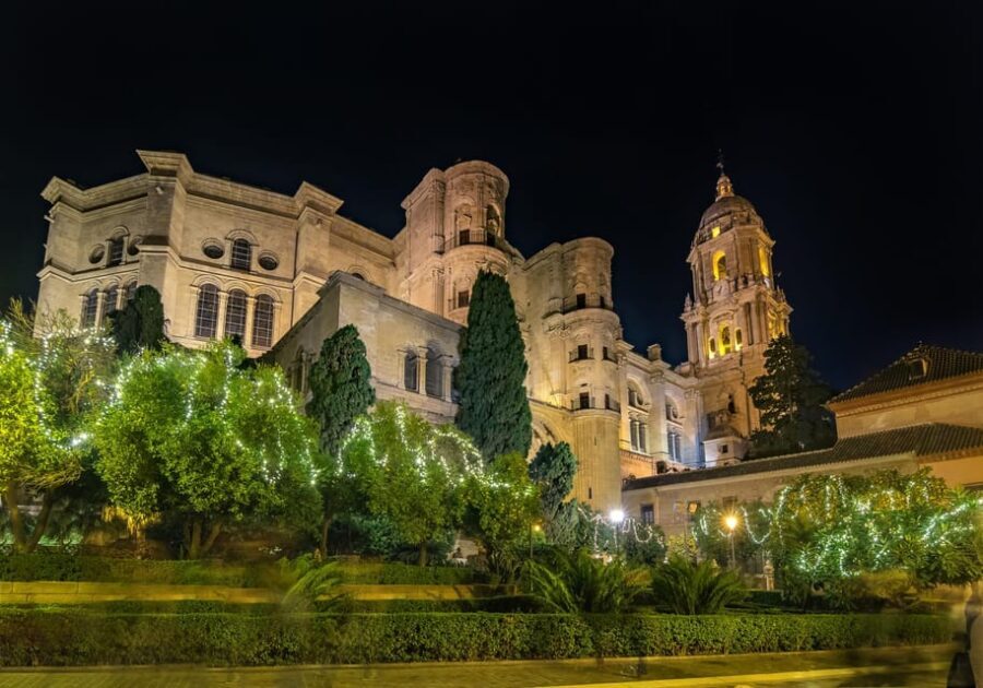 Málagas Festive Lights: A Christmas Walking Tour - What’s Included & Practical Details